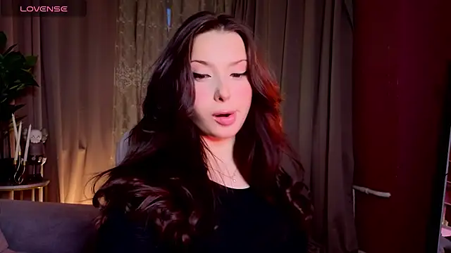 Lucy louras online show from 10, 11, 2025