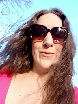 Jeannie 69 andahalf online show from 17, 4, 2026