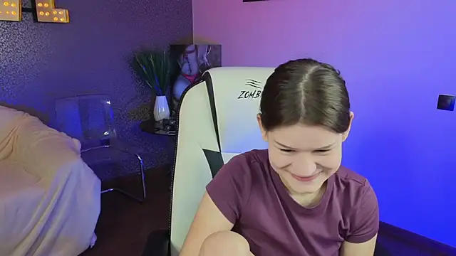 Snapshot of Lunamytrend chatting on 3, 10, 2025 Lunamytrend online show from 3, 10, 2025