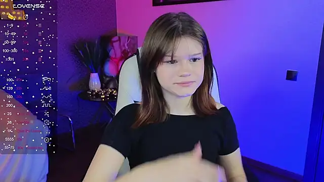 Snapshot of Lunamytrend chatting on 17, 10, 2025 Lunamytrend online show from 17, 10, 2025