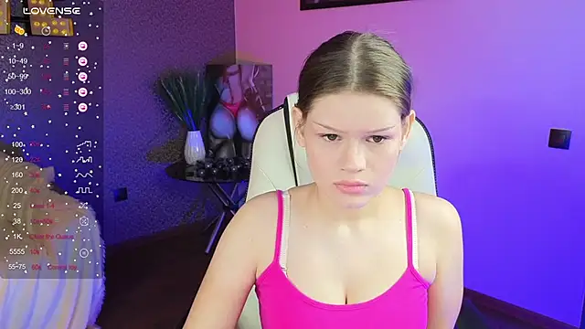 Snapshot of Lunamytrend chatting on 15, 9, 2025 Lunamytrend online show from 15, 9, 2025