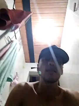 Santi2323xxX online show from 13, 3, 2026