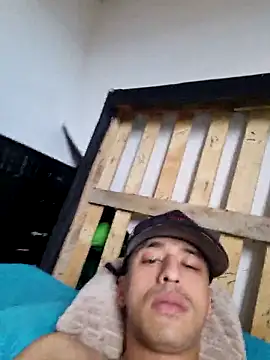 Santi2323xxX online show from 20, 3, 2026