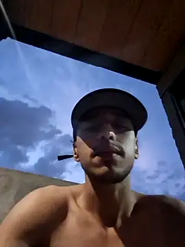 Snapshot of Santi2323xxX chatting on 8, 2, 2026 Santi2323xxX online show from 8, 2, 2026