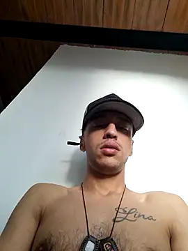 Snapshot of Santi2323xxX chatting on 1, 12, 2025 Santi2323xxX online show from 1, 12, 2025