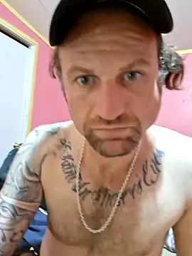 Snapshot of bearded_cross chatting on 27, 3, 2026 bearded cross online show from 27, 3, 2026