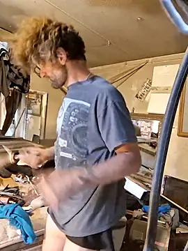 Snapshot of bearded_cross chatting on 7, 4, 2026 bearded cross online show from 7, 4, 2026