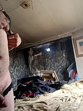 Snapshot of bearded_cross chatting on 28, 2, 2026 bearded cross online show from 28, 2, 2026