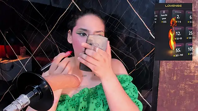 TIFFANY GLOW   online show from 4, 10, 2025