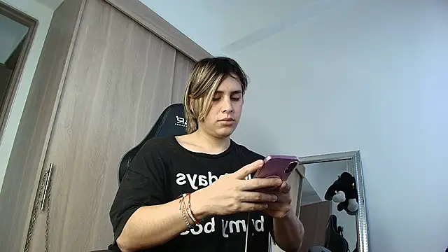 brunothompson3 online show from 15, 9, 2025