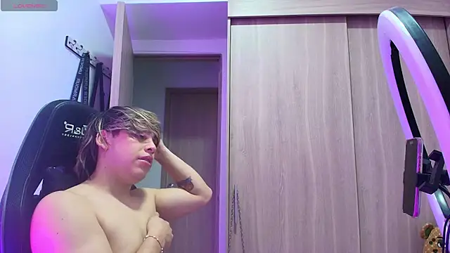 brunothompson3 online show from 10, 10, 2025