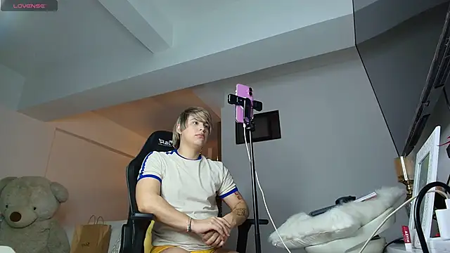 brunothompson3 online show from 4, 11, 2025