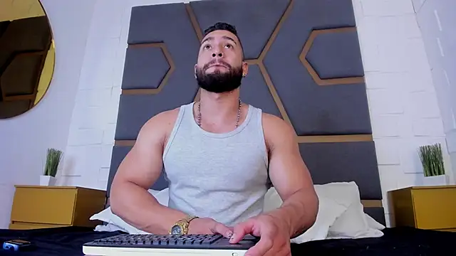 massimofiore  online show from 10, 10, 2025