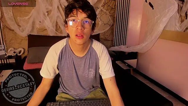 Desire Ecstasy online show from 28, 10, 2025