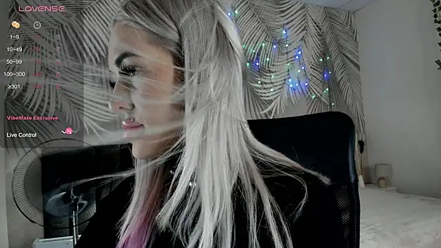 Kira Key online show from 1, 3, 2026