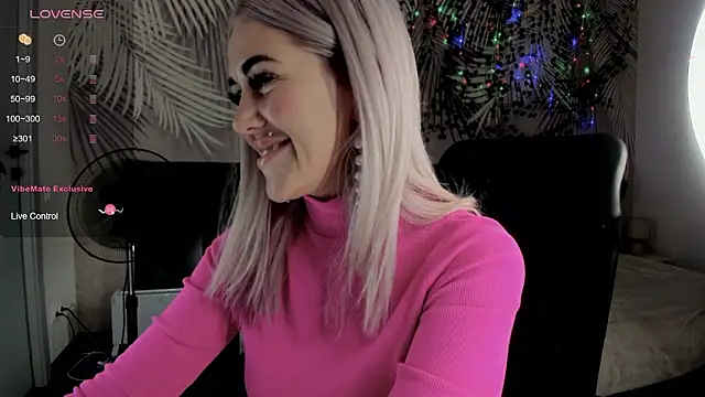 Kira Key online show from 25, 2, 2026