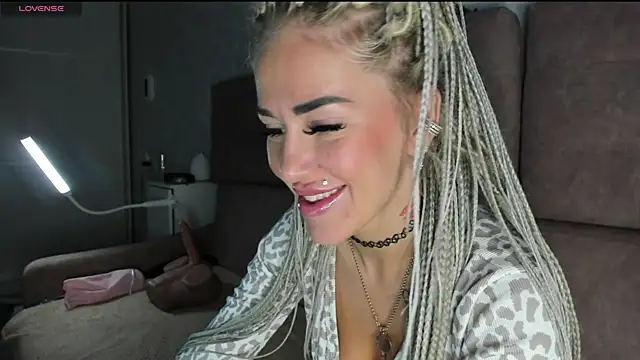 Kira Key online show from 13, 7, 2026