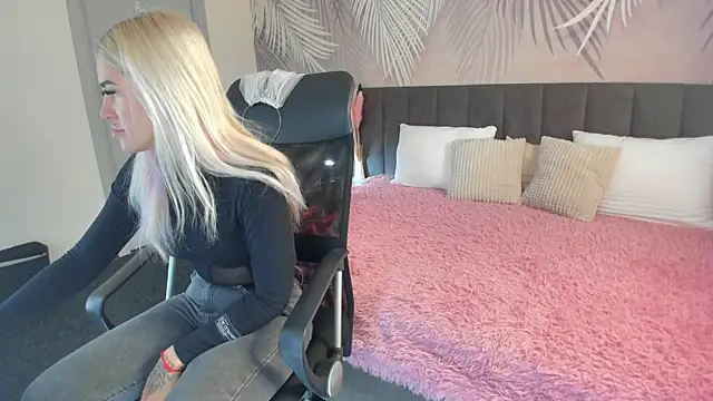 Kira Key online show from 30, 9, 2025