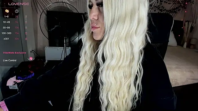 Kira Key online show from 16, 2, 2026