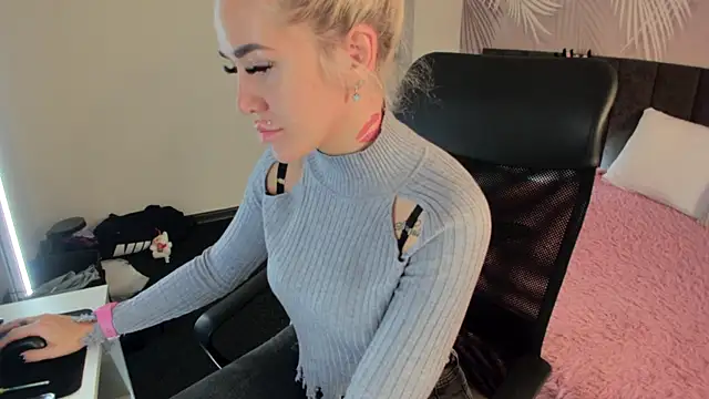 Kira Key online show from 3, 10, 2025