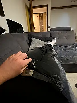 bigdicksklave online show from 25, 2, 2026