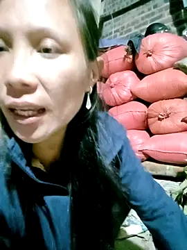 Lisa pusy online show from 30, 11, 2025