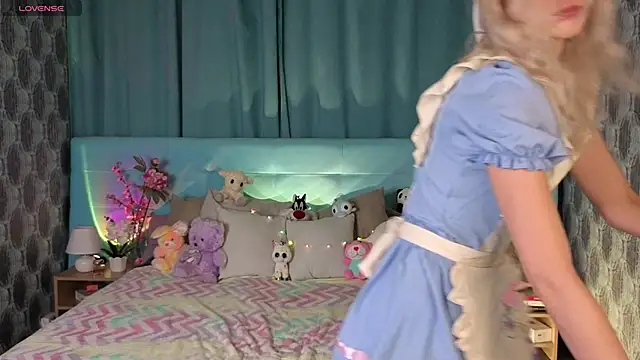 Aurora Bennet online show from 10, 11, 2025