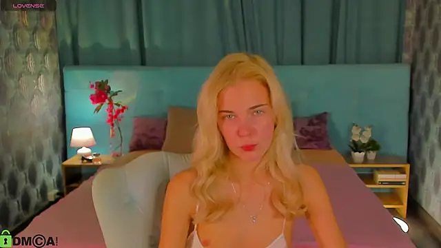 Aurora Bennet online show from 22, 9, 2025