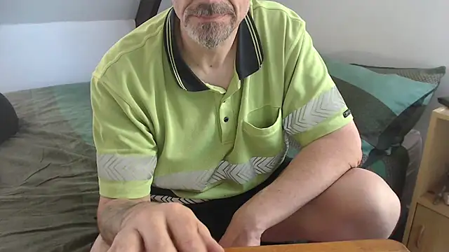 idiotpig66 online show from 6, 3, 2025