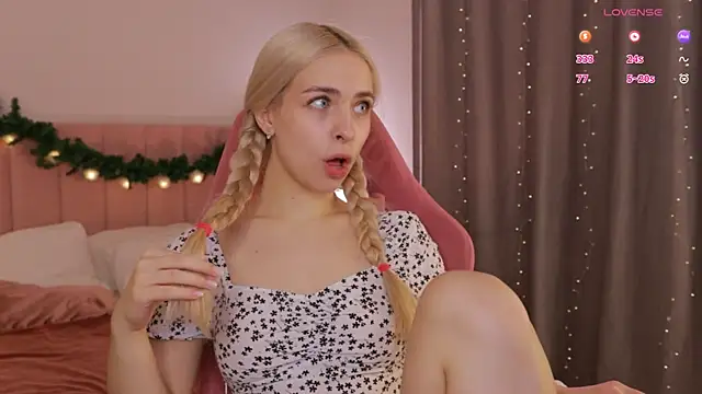 ShinyBarbie online show from 19, 12, 2025