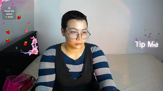 Snapshot of Cherry_vald chatting on 5, 7, 2026 Cherry vald online show from 5, 7, 2026