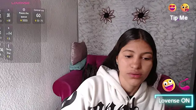Snapshot of Evagirl69 chatting on 9, 7, 2026 Evagirl69 online show from 9, 7, 2026