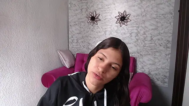 Evagirl69 online show from 8, 4, 2026