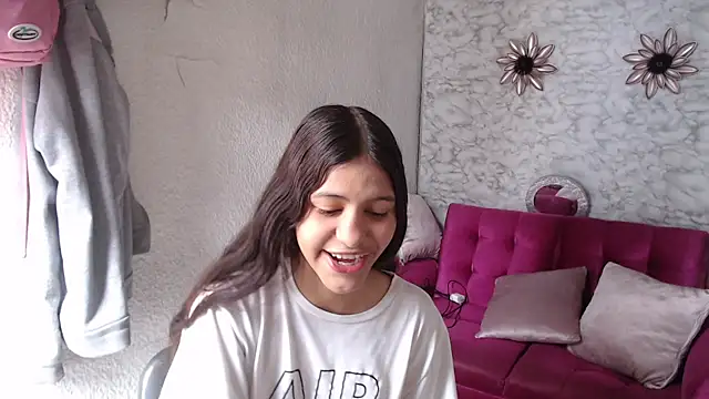 Snapshot of Evagirl69 chatting on 18, 6, 2026 Evagirl69 online show from 18, 6, 2026