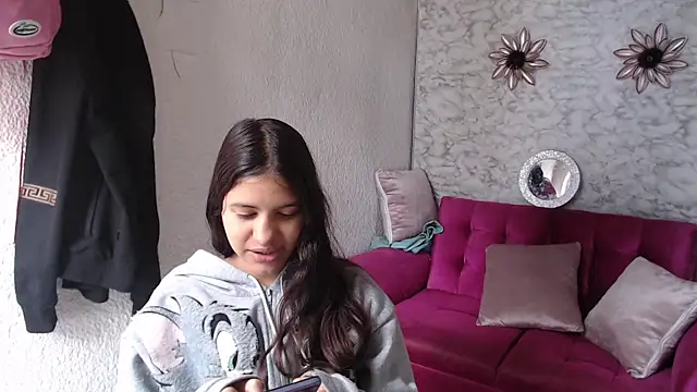 Snapshot of Evagirl69 chatting on 17, 6, 2026 Evagirl69 online show from 17, 6, 2026