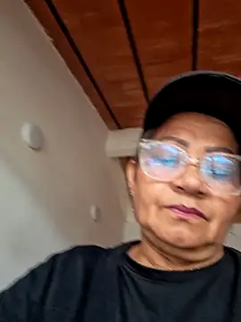 Vickysweeeettt online show from 4, 4, 2026