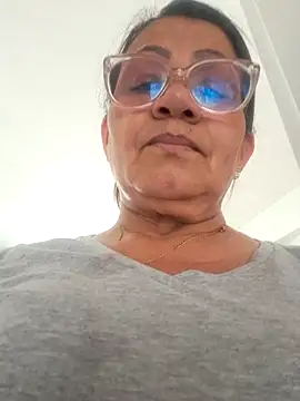 Snapshot of Vickysweeeettt chatting on 19, 12, 2025 Vickysweeeettt online show from 19, 12, 2025