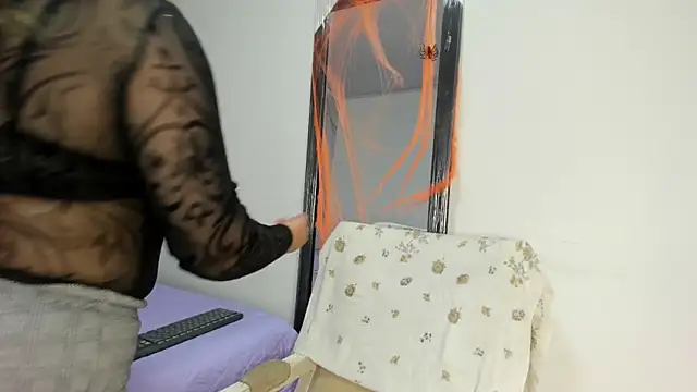 Snapshot of Vickysweeeettt chatting on 20, 10, 2025 Vickysweeeettt online show from 20, 10, 2025