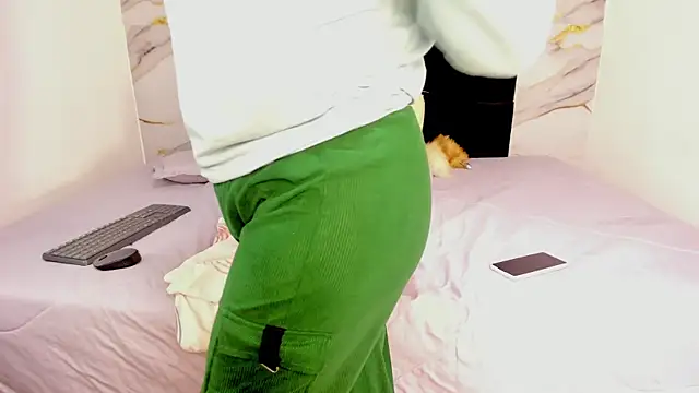 Snapshot of Vickysweeeettt chatting on 27, 9, 2025 Vickysweeeettt online show from 27, 9, 2025