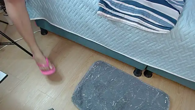 Snapshot of Vickysweeeettt chatting on 12, 9, 2025 Vickysweeeettt online show from 12, 9, 2025