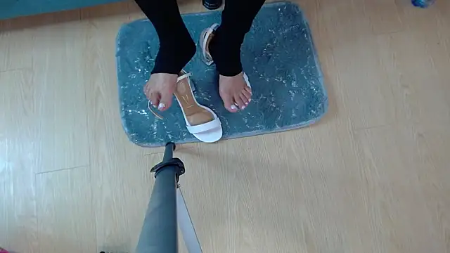 Snapshot of Vickysweeeettt chatting on 13, 9, 2025 Vickysweeeettt online show from 13, 9, 2025