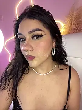 Zoe Serrat online show from 14, 10, 2025