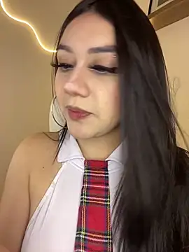 Zoe Serrat online show from 14, 12, 2025