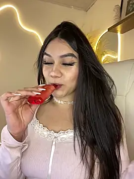 Zoe Serrat online show from 26, 11, 2025