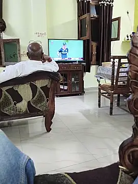 vardh033 online show from 2, 11, 2025