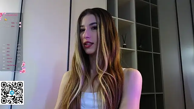 Quinavelle online show from 12, 10, 2025