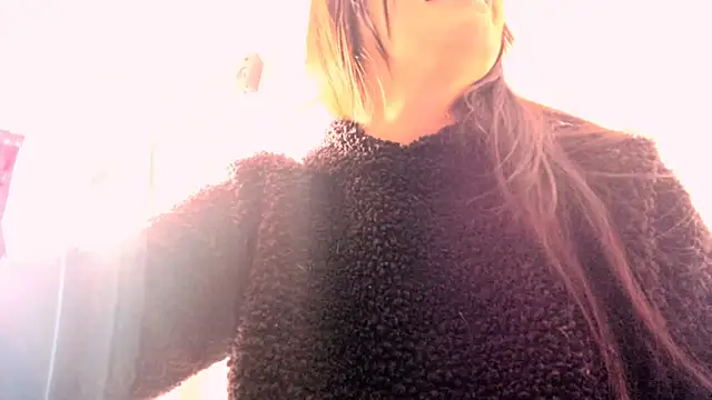 scarletr red online show from 28, 9, 2025