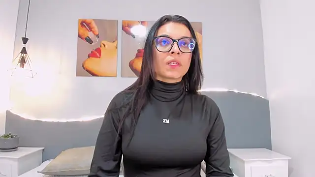 Snapshot of Sara_mora_ chatting on 28, 5, 2026 Sara mora online show from 28, 5, 2026