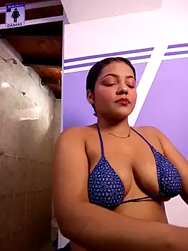 Snapshot of veronica_em1 chatting on 30, 4, 2026 veronica em1 online show from 30, 4, 2026