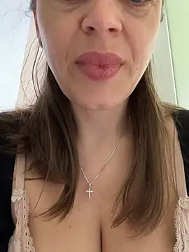 ladywithbigass online show from 6, 5, 2026